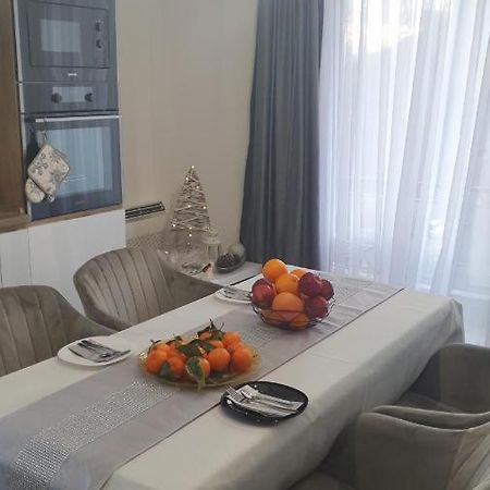 Sunny Apartment Yukarı Cuma Dış mekan fotoğraf