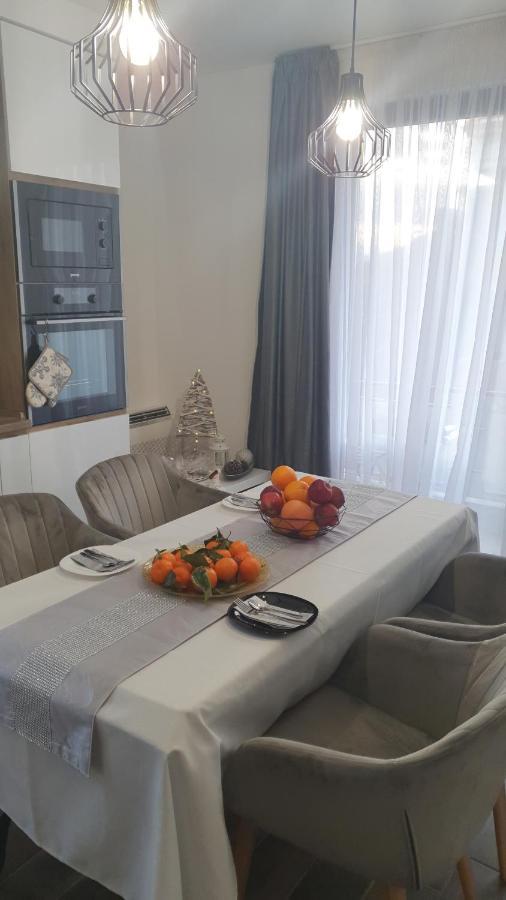 Sunny Apartment Yukarı Cuma Dış mekan fotoğraf